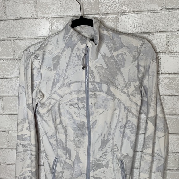 Lululemon White/Grey Patterned Define Jacket - Picture 4 of 12